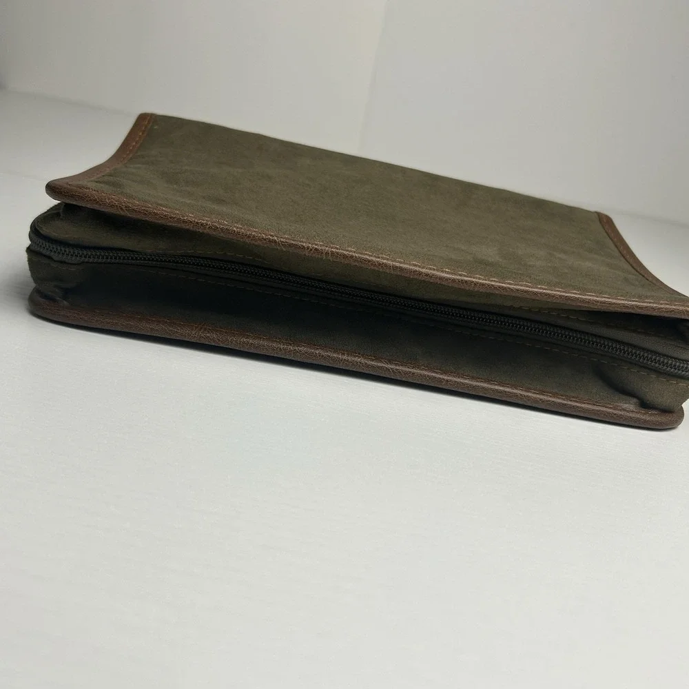 Zondervan XL Bible Cover Green Suede with Brown Trim, Handle, Zipper 11